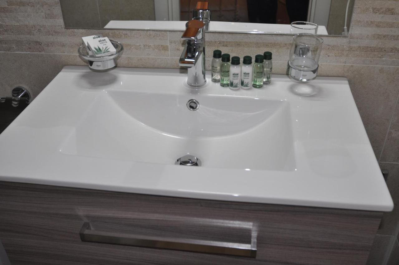 Flatinrome Trastevere Deluxe Rooms - Green Patio 외부 사진